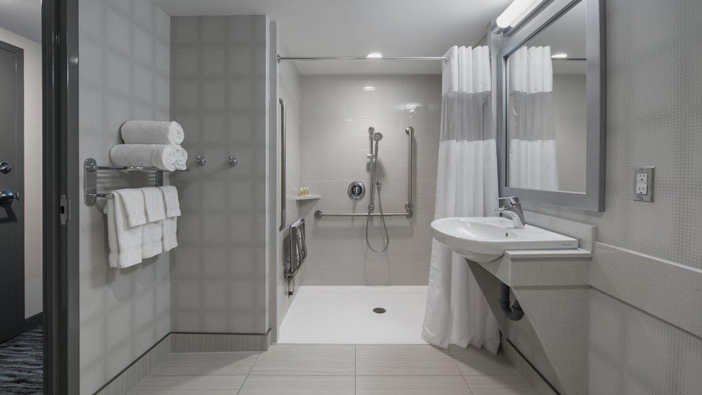 Holiday Inn Winnipeg - Airport West | 2520 Portage Ave, Winnipeg, MB R3J 3T6, Canada | Phone: (204) 885-4478