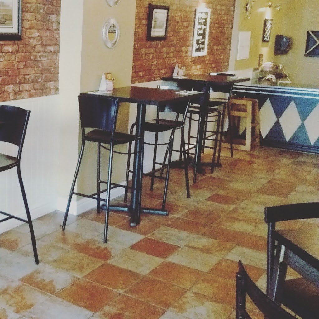 Curbside Grill | 224 Ottawa St N, Hamilton, ON L8H 3Z6, Canada | Phone: (905) 393-0757