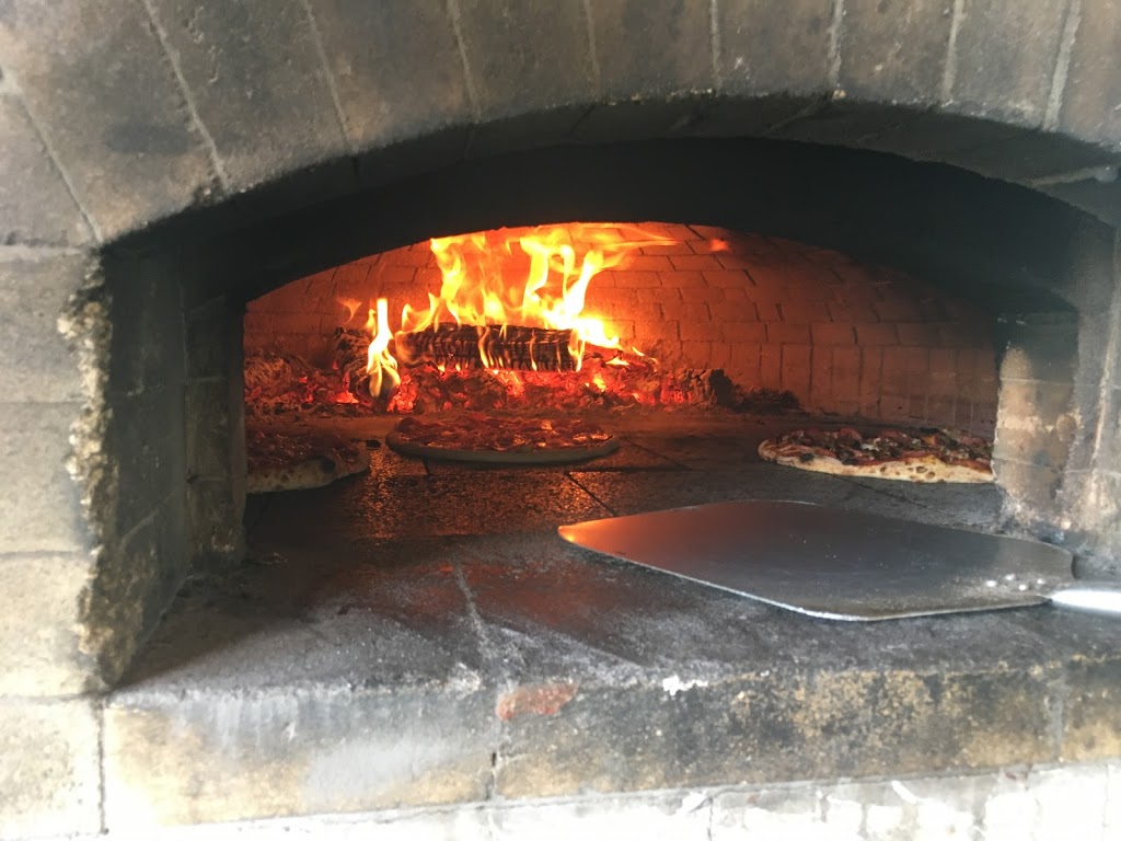 Pizza On Earth | 1009 Clan MacKay Rd, Dorset, ON P0A 1E0, Canada | Phone: (705) 349-8827