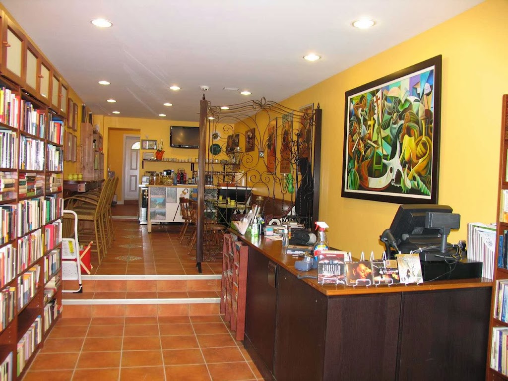Torontos Spanish Book Store | 872 Bathurst St, Toronto, ON M5R 3G3, Canada | Phone: (416) 533-4000