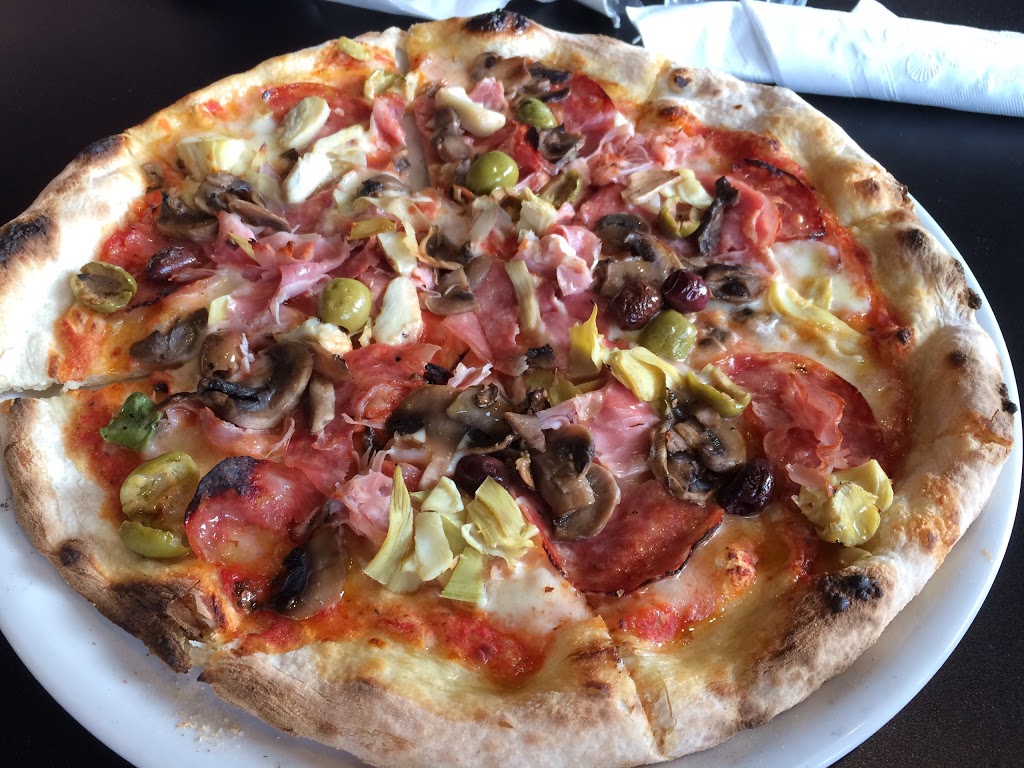 Al Buco Pizzeria | 2638 E Hastings St, Vancouver, BC V5K 1Z6, Canada | Phone: (604) 253-0765