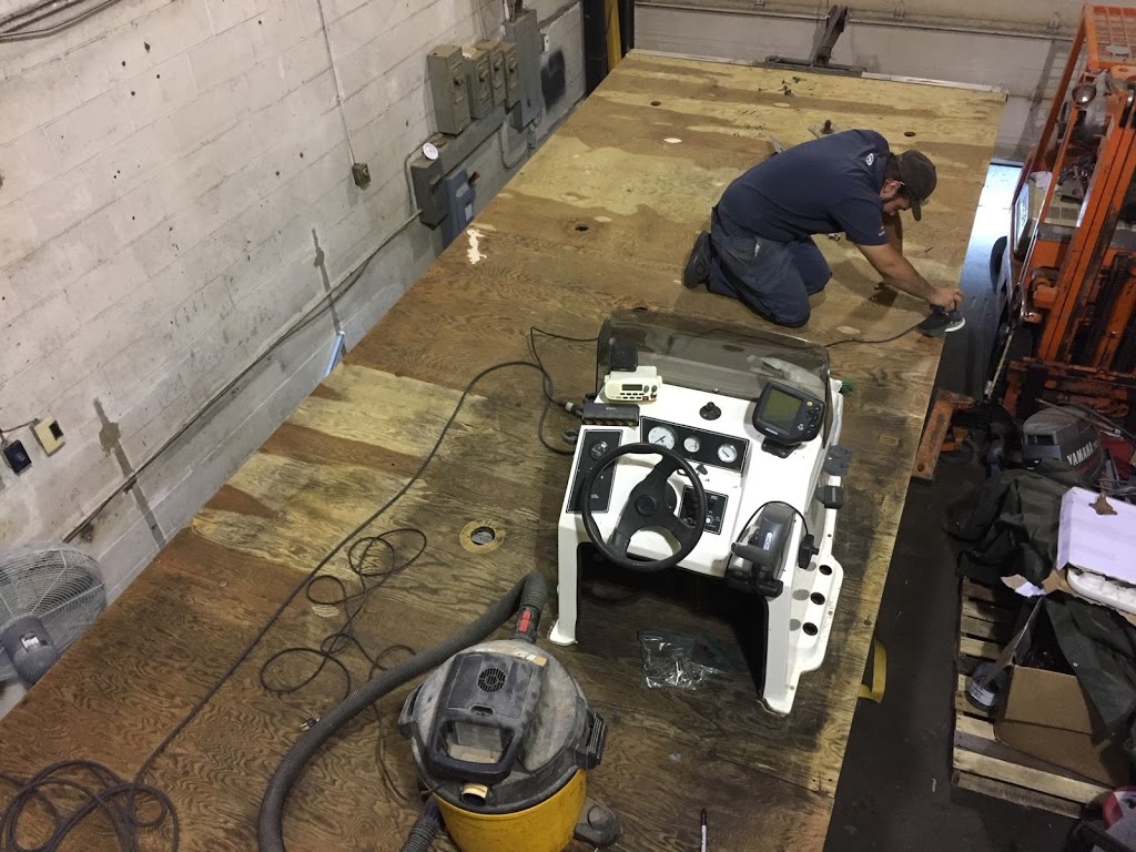 Canada Pontoon | 162 Boulevard Industriel, Châteauguay, QC J6J 4Z2, Canada | Phone: (514) 258-3793