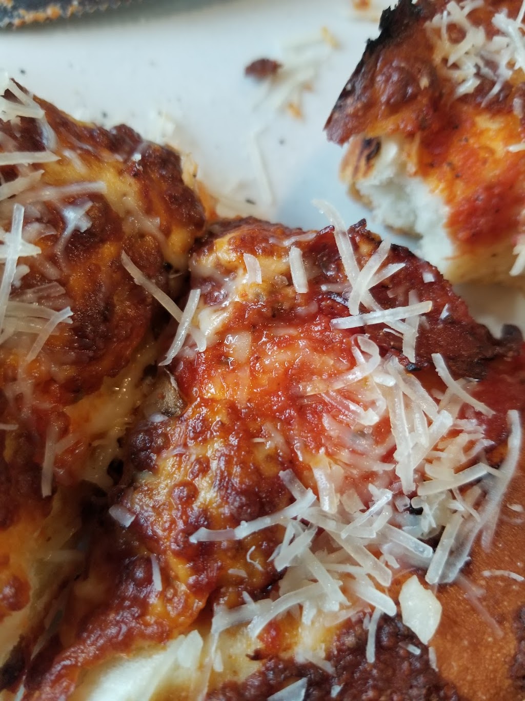 Pizza Hut | 12410 137 Ave NW, Edmonton, AB T5L 4C2, Canada | Phone: (780) 310-1010