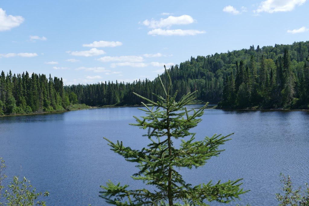 Le San - Station boréale | 400 Rue Principale, Lac-Édouard, QC G0X 3N0, Canada | Phone: (819) 653-2071