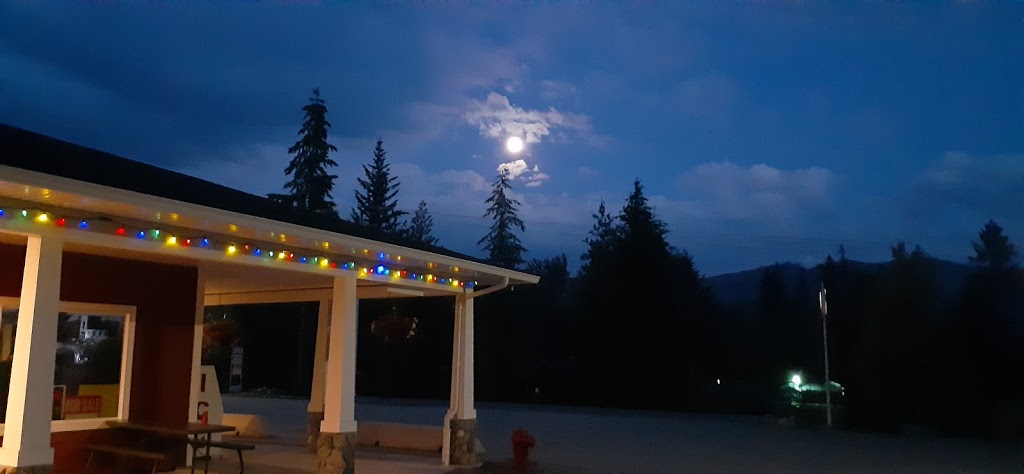 Ross Creek Country Store | 6929 Squilax-Anglemont Rd, Magna Bay, BC V0E 1M7, Canada | Phone: (250) 679-4082