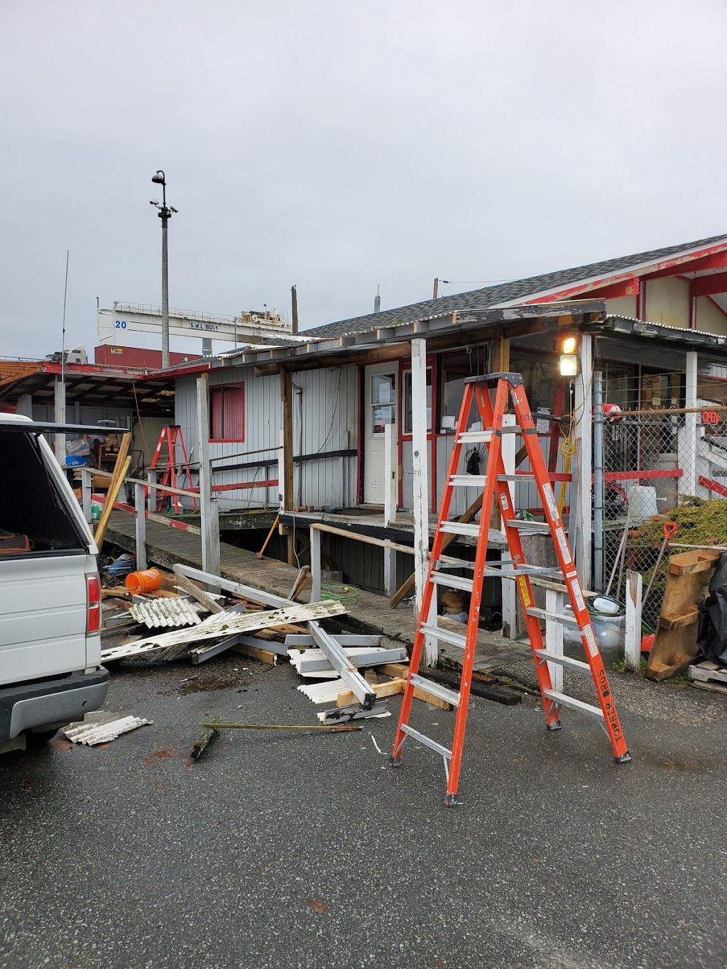 Drake Towing | 1553 Powell St, Vancouver, BC V5L 5C3, Canada | Phone: (604) 251-3344
