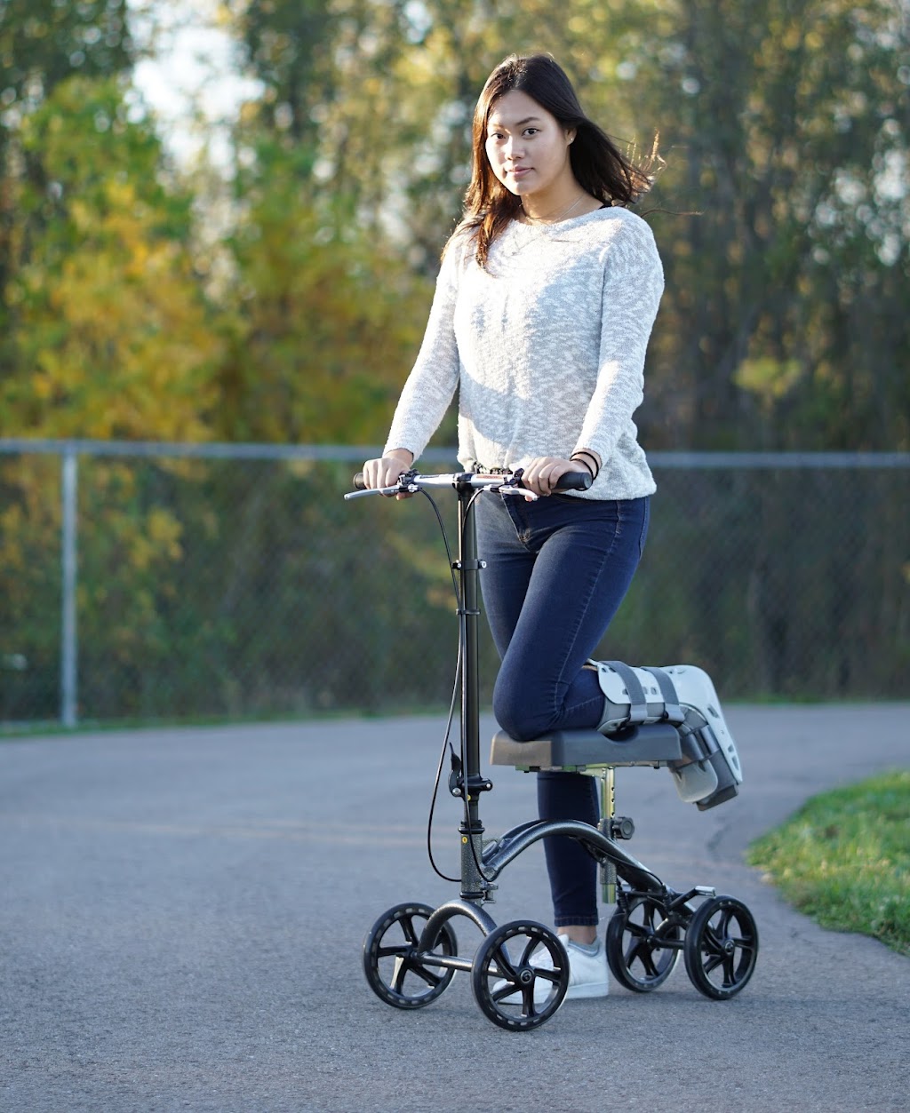 Knee Walkers Canada | Courtland Pharmasave, 1144 Courtland Ave E Unit #5, Kitchener, ON N2C 2H5, Canada | Phone: (844) 487-8534