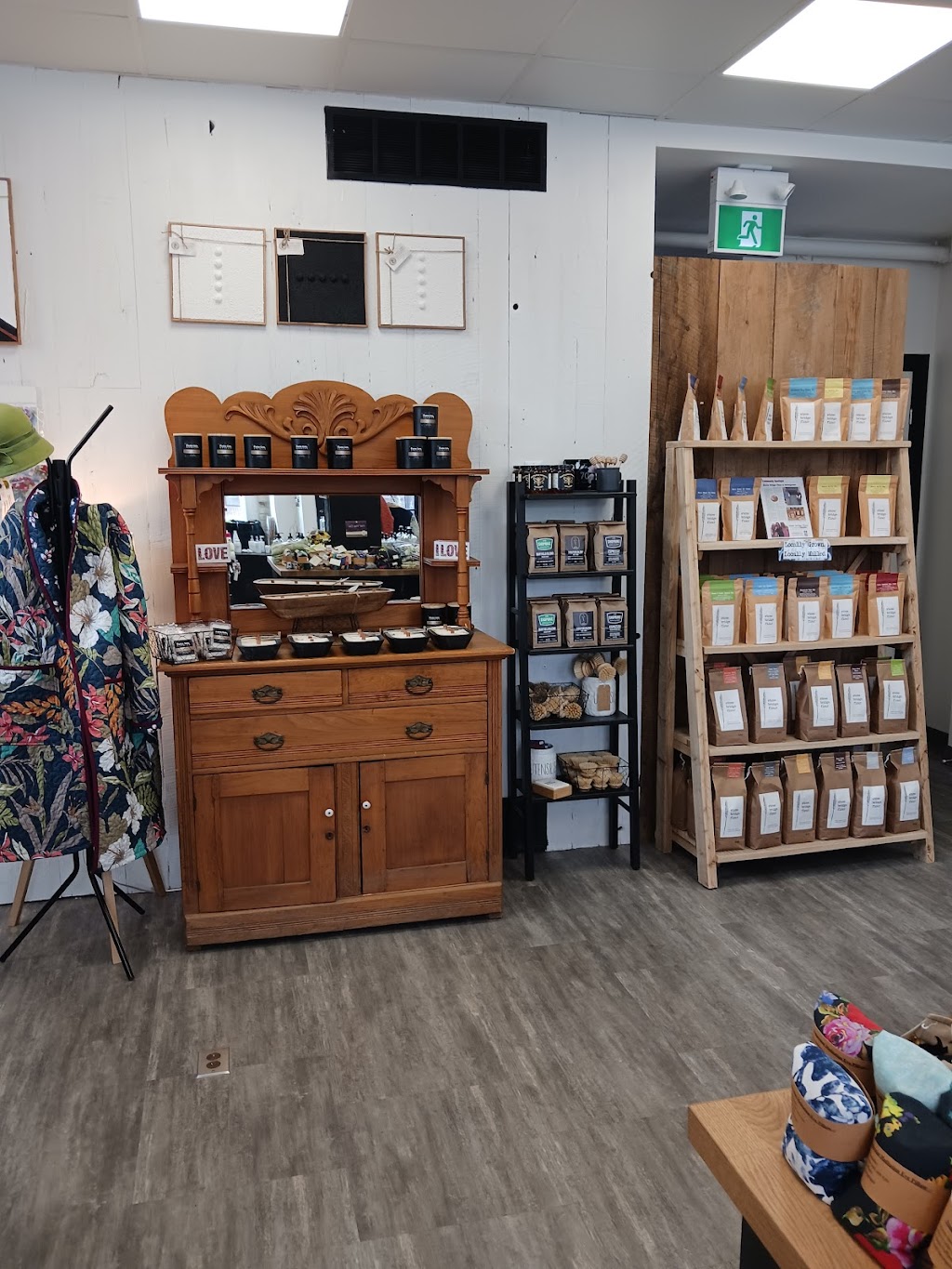 Pennys of Blyth | 439 Queen St, Blyth, ON N0M 1H0, Canada | Phone: (416) 819-5539