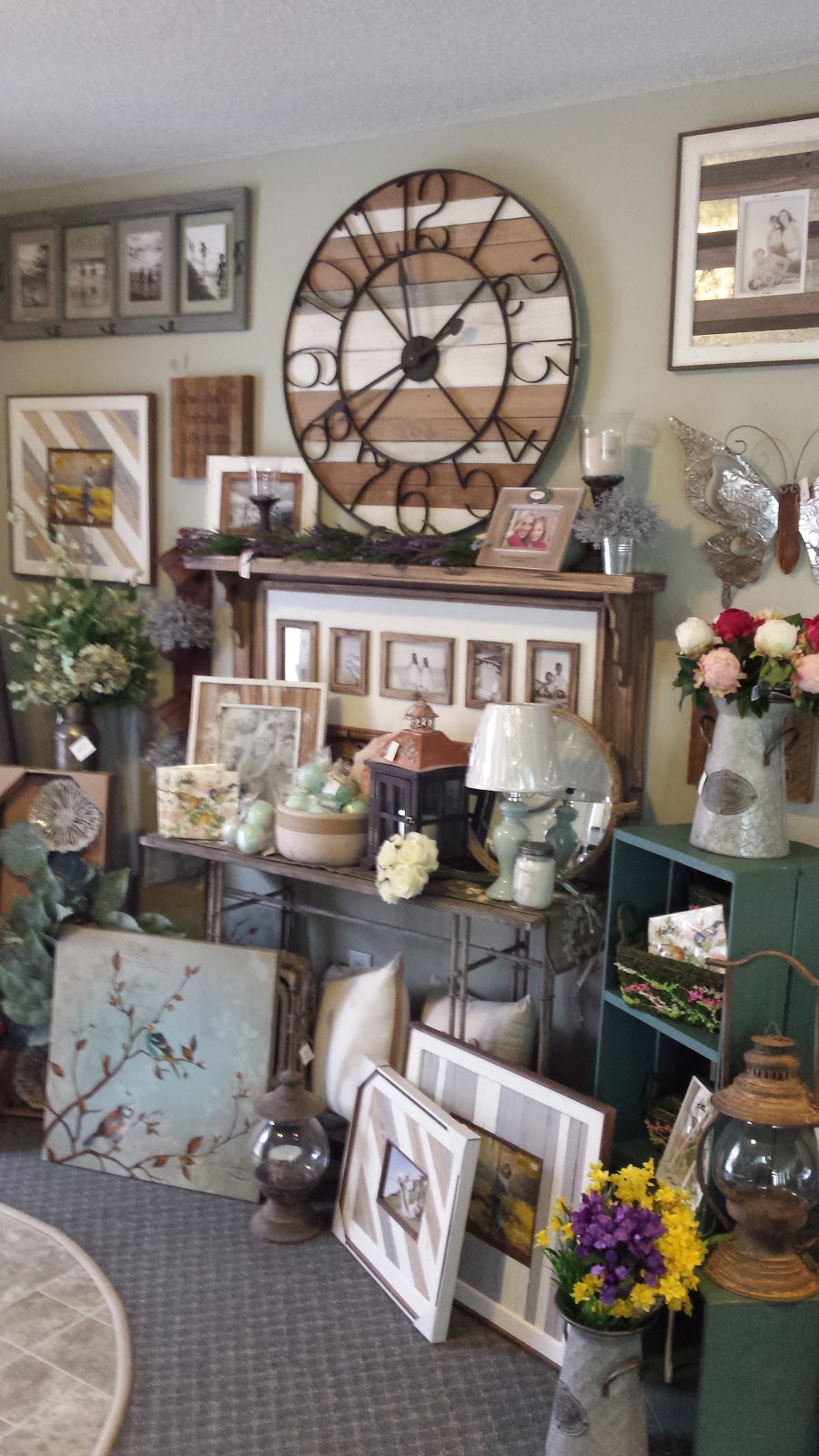 Country Creations Of Mt. Forest | 125 Queen St E, Mount Forest, ON N0G 2L2, Canada | Phone: (519) 323-9981