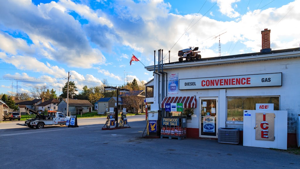 QUIRKS | 98 Mill St, Warsaw, ON K0L 3A0, Canada | Phone: (705) 652-8311