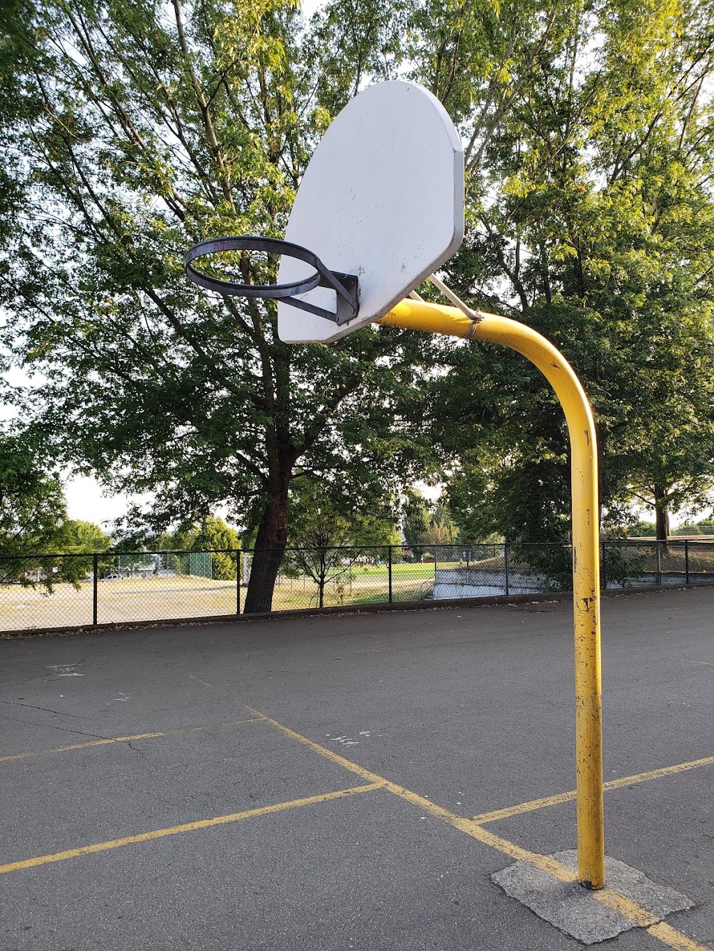 Walter Moberly Elementary School | 1000 E 59th Ave, Vancouver, BC V5X 1Y7, Canada | Phone: (604) 713-4784