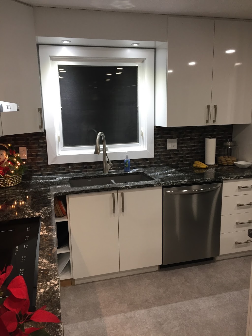 Madaflo Craftman | 10526 106 Ave, Morinville, AB T8R 0C9, Canada | Phone: (780) 263-0631