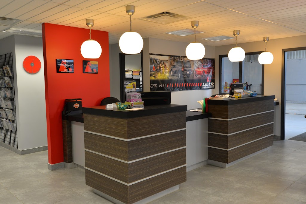 Le Centre du Camion Adanac Inc | 8505 Rue Lafrenaie, Saint-Léonard, QC H1P 2B3, Canada | Phone: (514) 323-6441