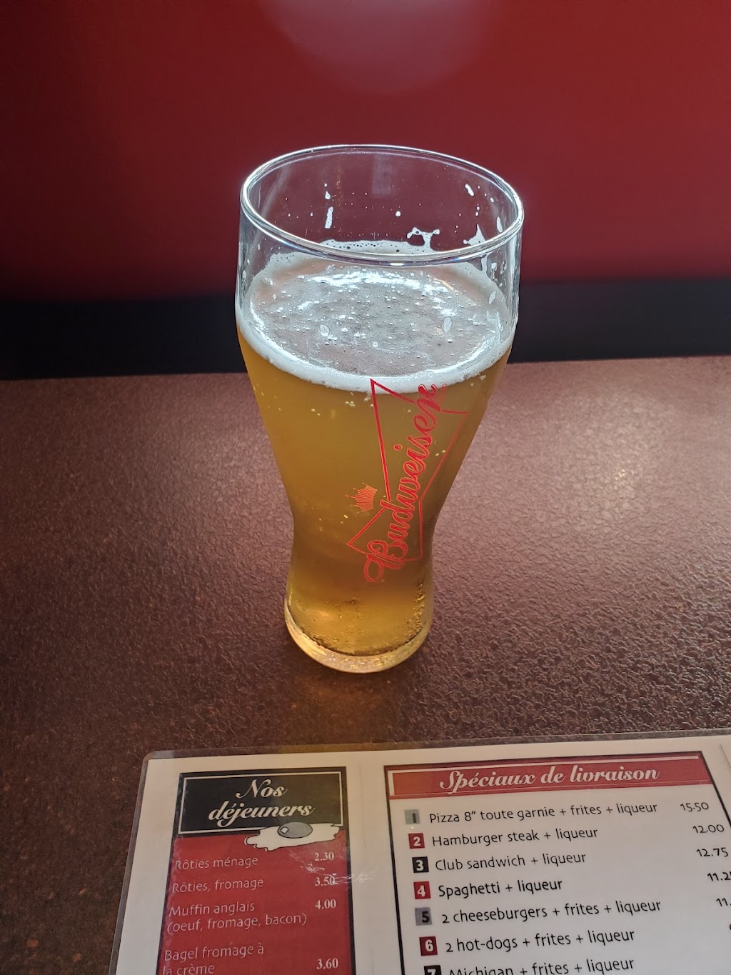 Restaurant Jeannot | 1190 Av. de Grand-Mère, Grand-Mère, QC G9T 2J3, Canada | Phone: (819) 538-5451