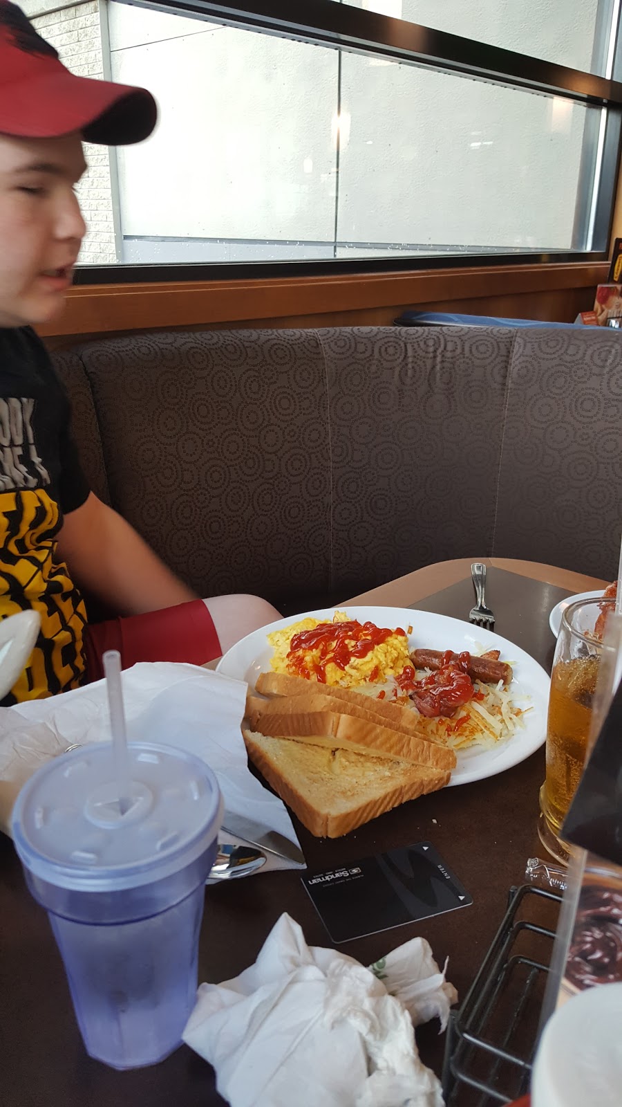 Dennys | 117 Bowridge Dr NW, Calgary, AB T3B 3R6, Canada | Phone: (403) 247-2218