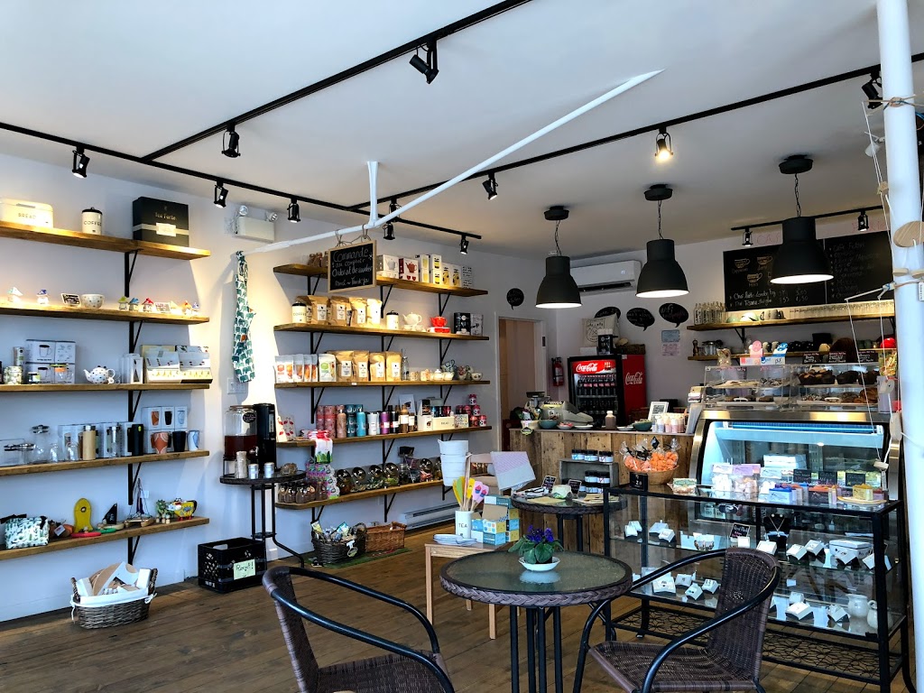 Café Folies | 1105 Rue Main, Ayers Cliff, QC J0B 1C0, Canada | Phone: (819) 200-0677
