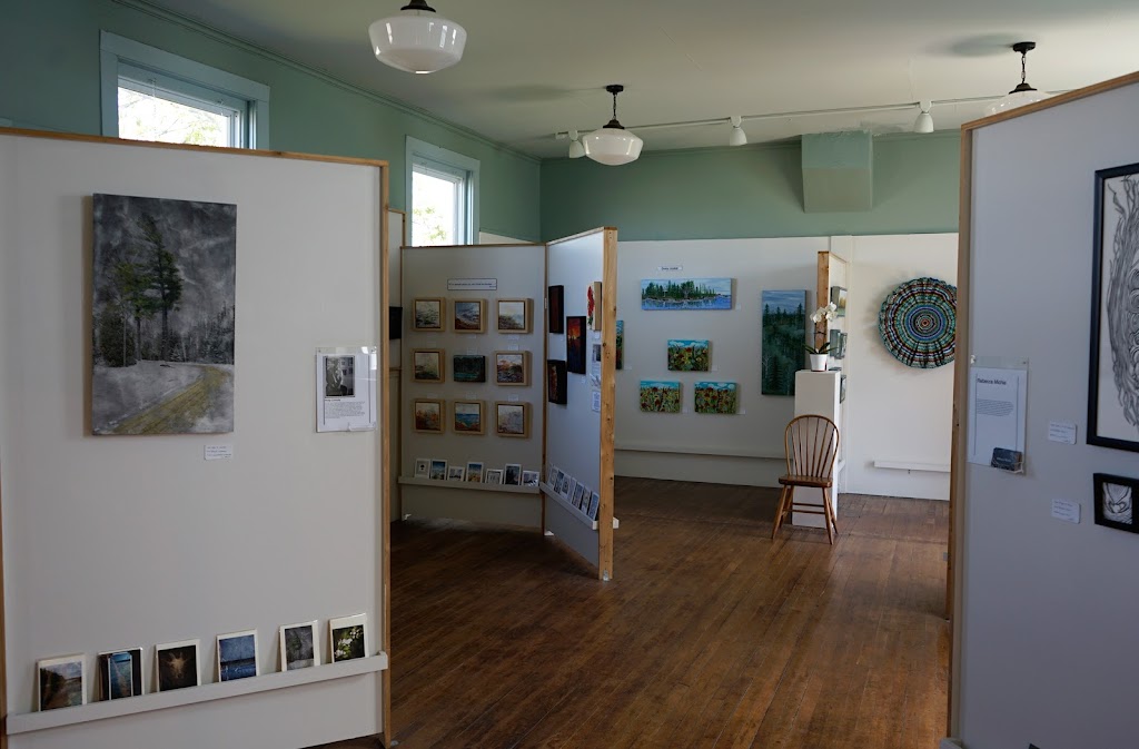 Red Schoolhouse Gallery | 2866 Hwy 6, Lions Head, ON N0H 1W0, Canada | Phone: (519) 793-3080