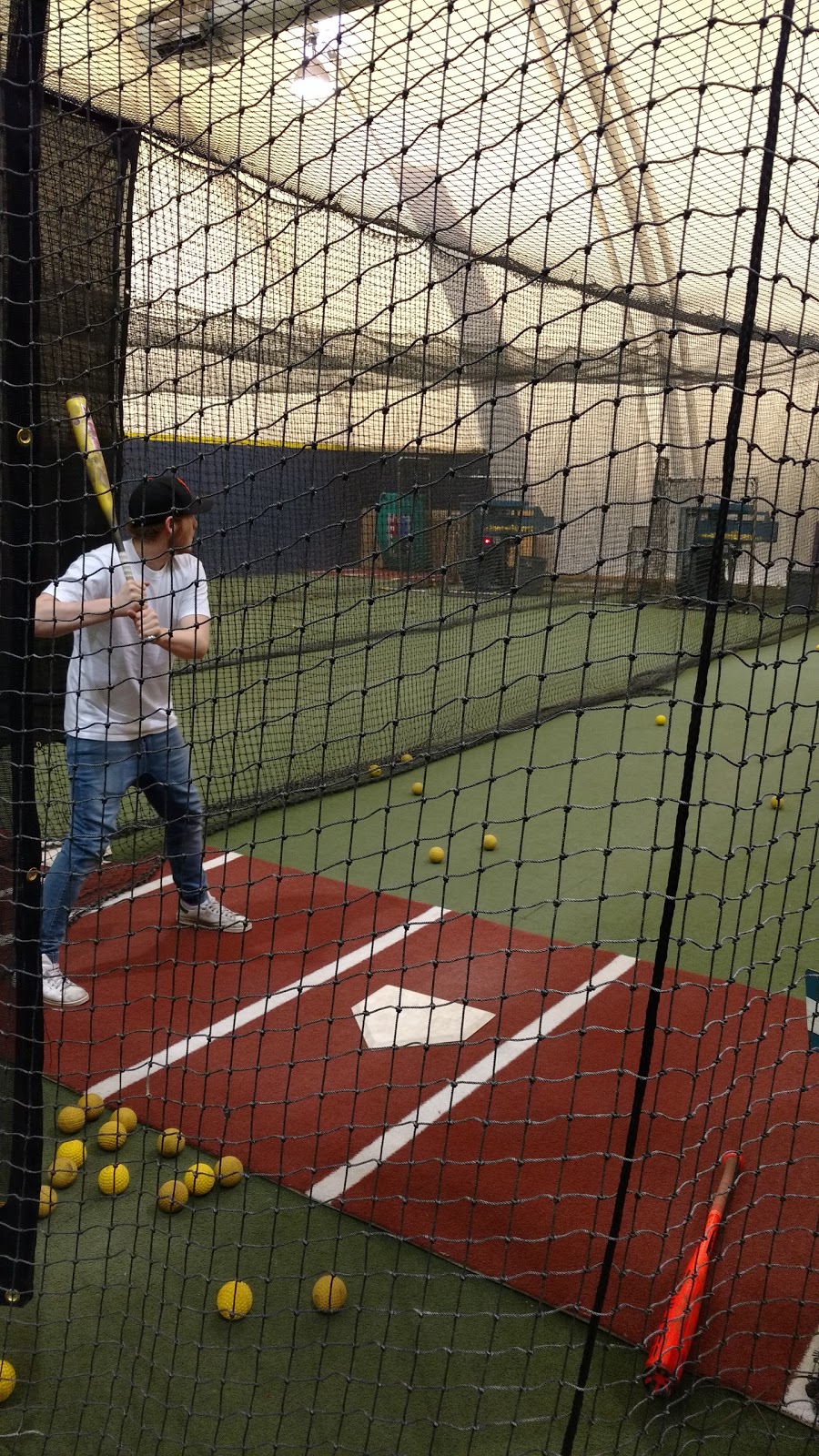 Home Run Sports Calgary | Kahunaverse Sports Group | 1623 32 Ave NE, Calgary, AB T2E 7A3, Canada | Phone: (403) 984-9446