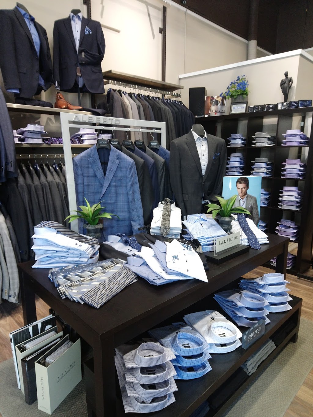 MR Menswear | 15117 Yonge St, Aurora, ON L4G 1M2, Canada | Phone: (905) 713-1501