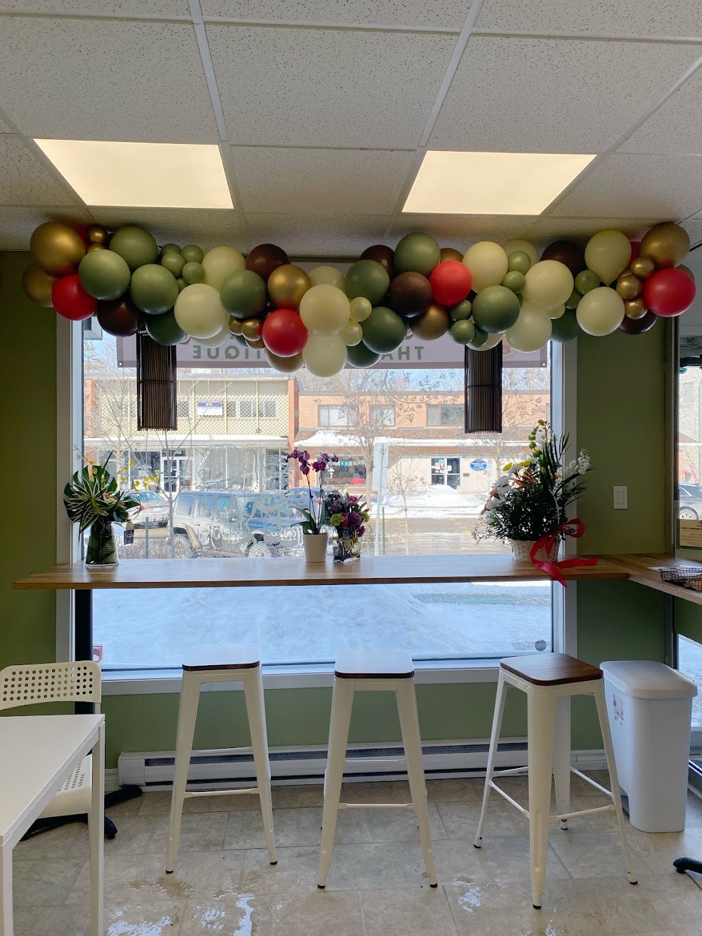 Tissys Bistro - Authentic Thai Food | 452 Bd Beaconsfield, Beaconsfield, QC H9W 4B9, Canada | Phone: (438) 725-5512