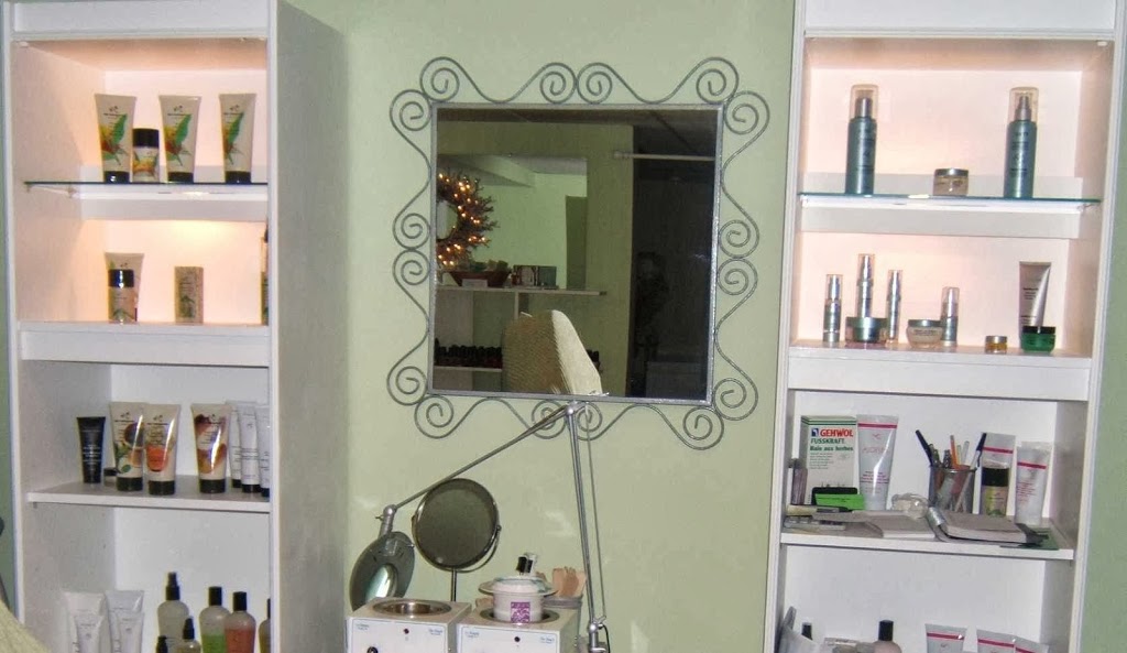 Soothing Oasis Spa by Aloette | 244 Dalton Ave, Kingston, ON K7K 6C3, Canada | Phone: (613) 544-0210