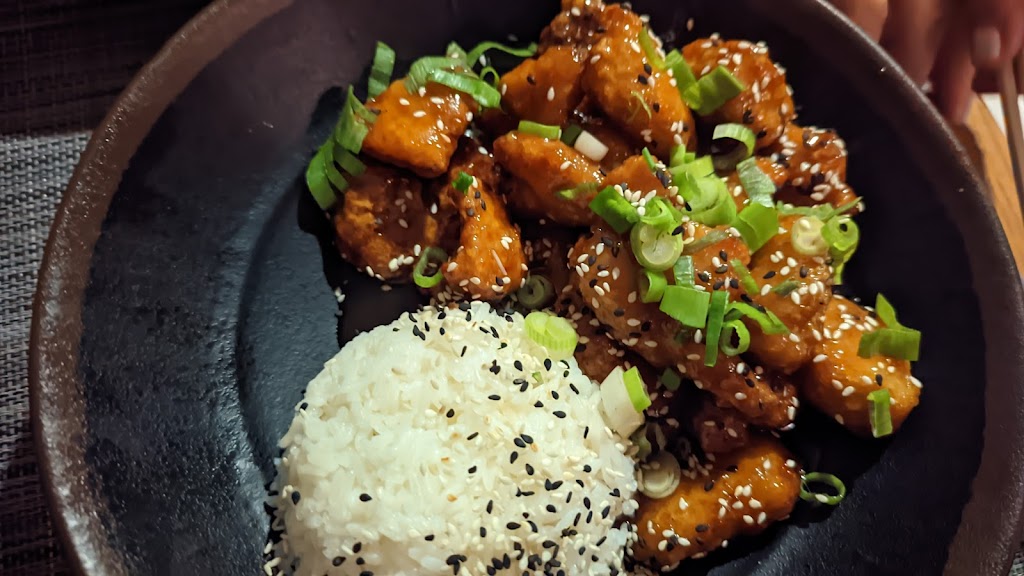 Ôwok Mont-Tremblant | 111 Chem. de Kandahar, Mont-Tremblant, QC J8E 1E2, Canada | Phone: (819) 681-4455