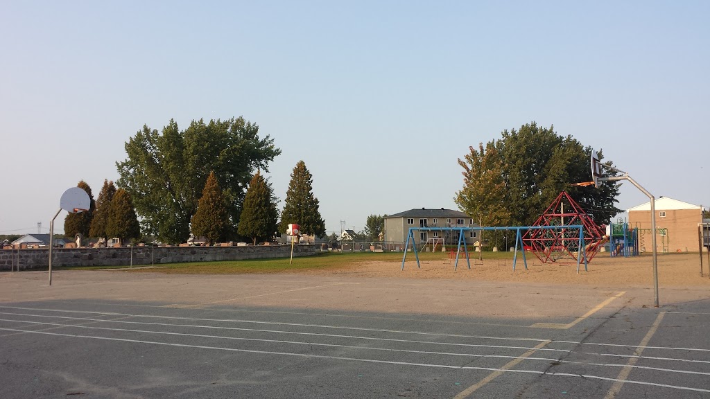 École Marguerite-Bourgeoys | Les Cèdres, QC J7T 1T1, Canada | Phone: (514) 477-7004