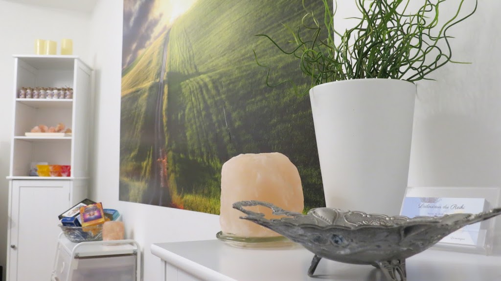 Ladouceur du Reiki | Boulevard des Hauteurs, Saint-Hippolyte, QC J8A 1A1, Canada | Phone: (450) 822-9515