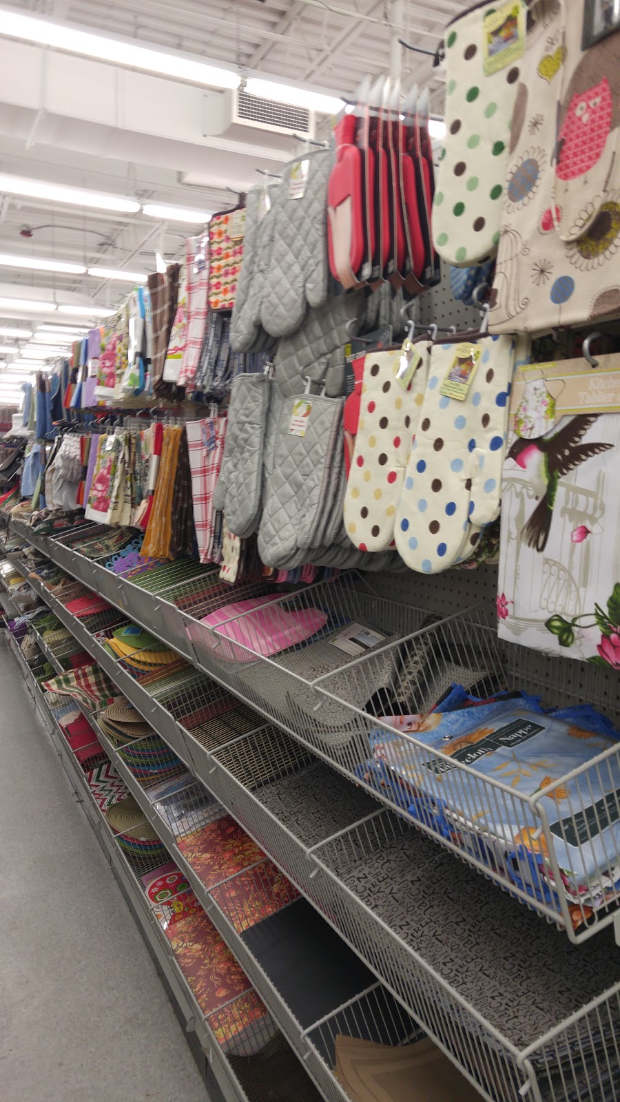 Dollarama | 1670 Heron Rd, Ottawa, ON K1V 0C2, Canada | Phone: (613) 521-7369