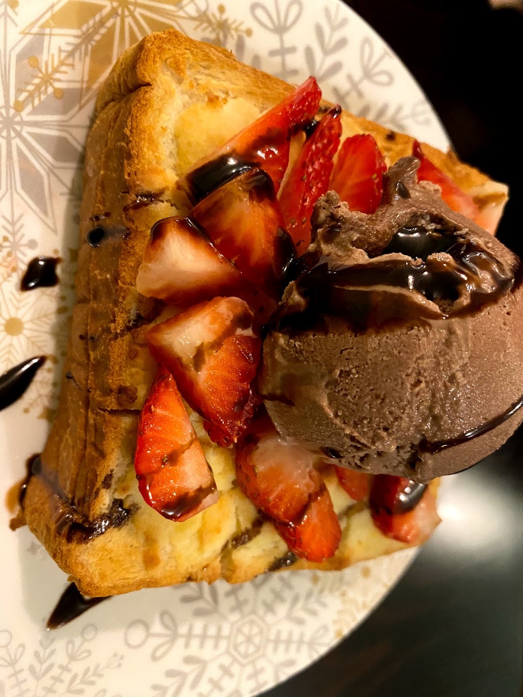 Icy Bar Knight 利源冰店 | 1475 Kingsway, Vancouver, BC V5N 2R6, Canada | Phone: (778) 379-8288