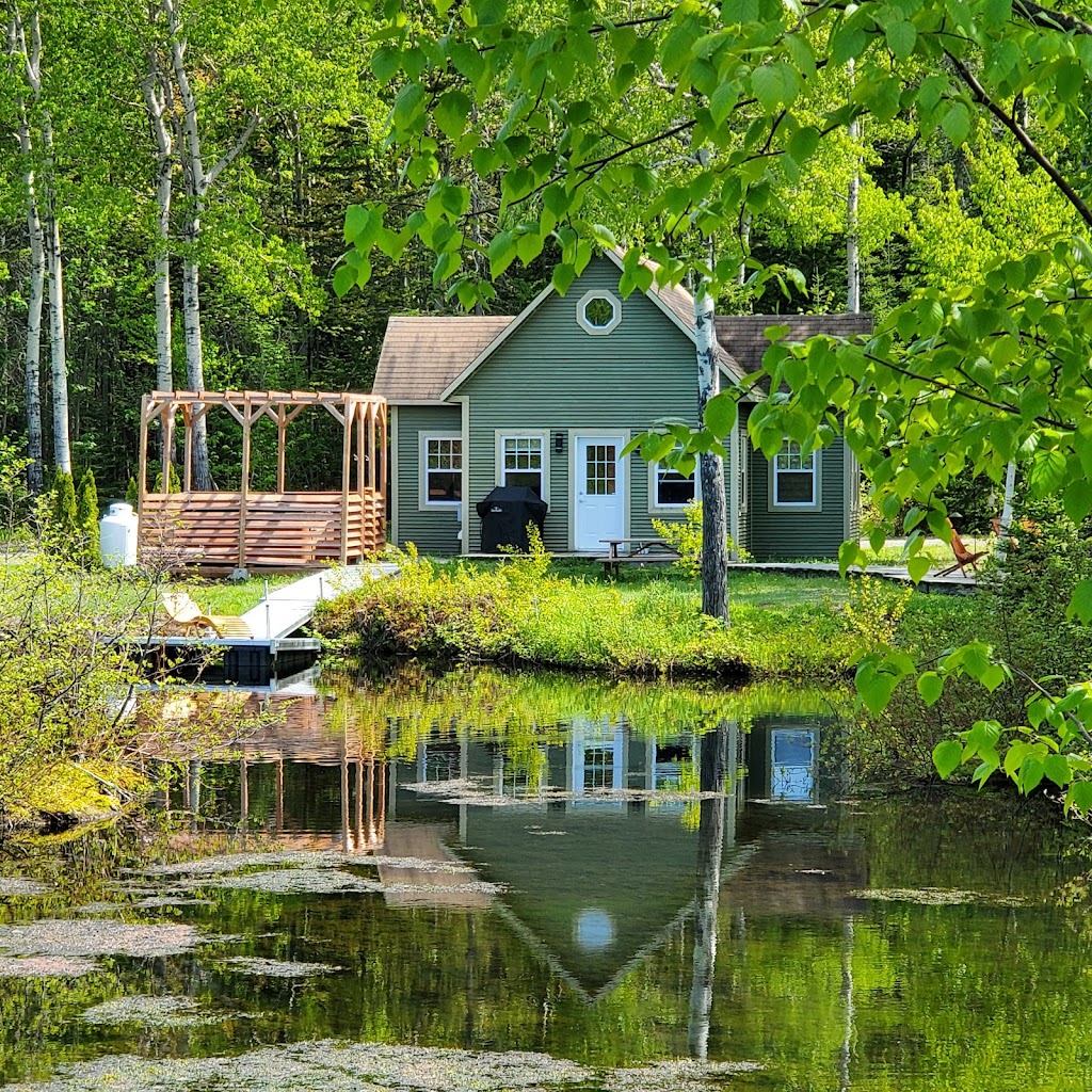 Villa de lÉpervier avec SPA | 2 Chem. du Cap à lAigle, Saint-Simon-de-Rimouski, QC G0L 4C0, Canada | Phone: (418) 953-0951