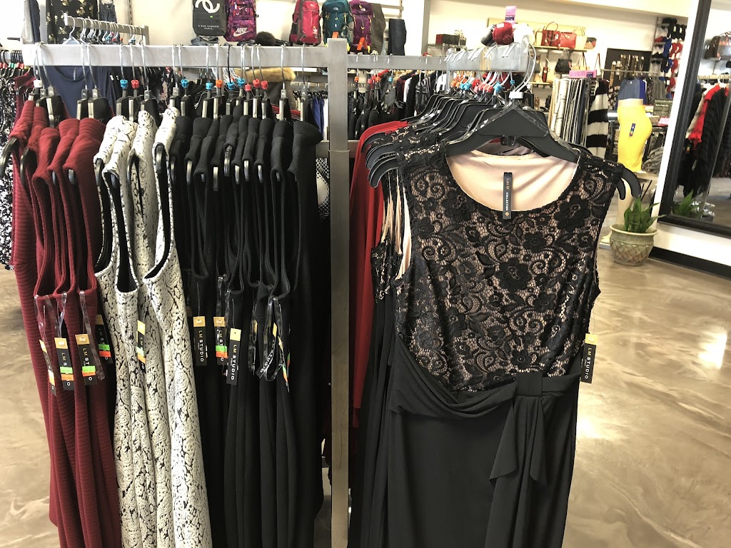 Boutique Sonia G | 11465 Av. Philippe-Panneton, Montréal RDP, QC H1E 4M1, Canada | Phone: (514) 564-7662