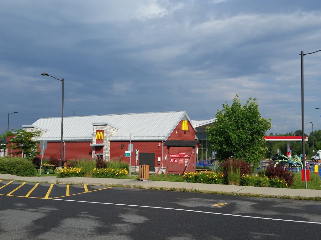 Aire de service de Melbourne | 1035 QC-243, Melbourne, QC J0B 2B0, Canada