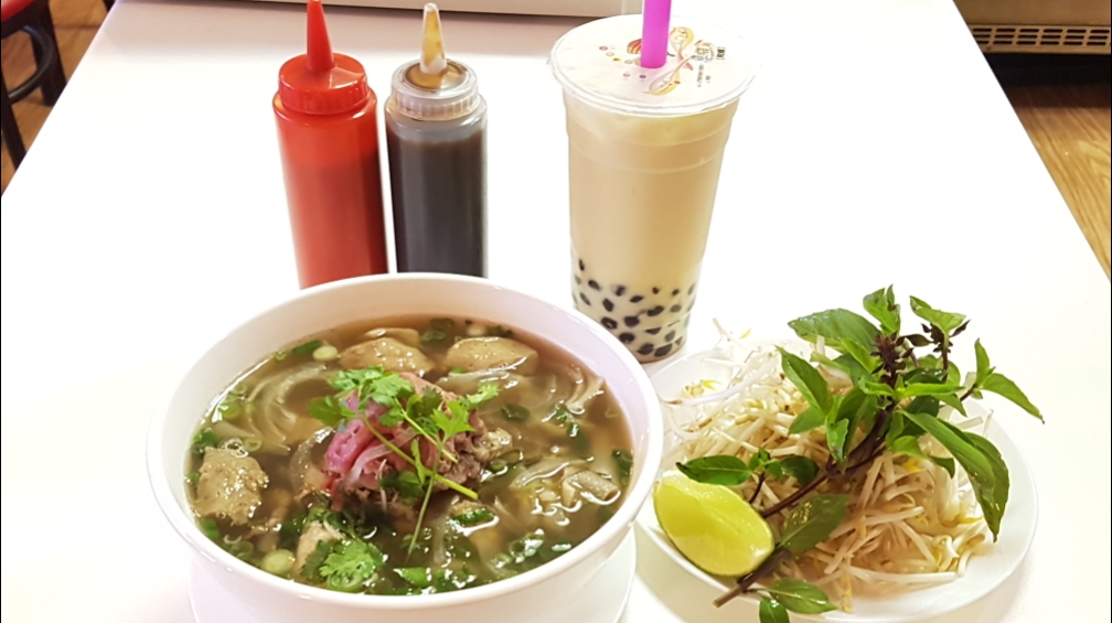 Vietnamese tea house | 2526 E Hastings St, Vancouver, BC V5K 1Z3, Canada | Phone: (604) 620-5922