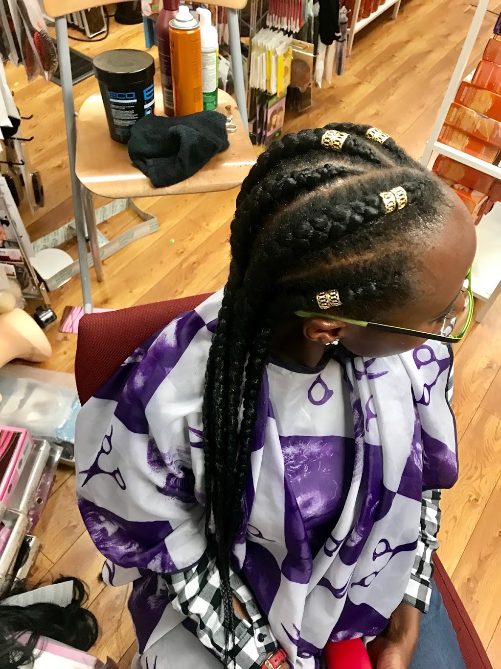 Erica Beauty Supply Store and Hair Salon | 2475 Finch Ave W, North York, ON M9M 2G1, Canada | Phone: (647) 702-0024