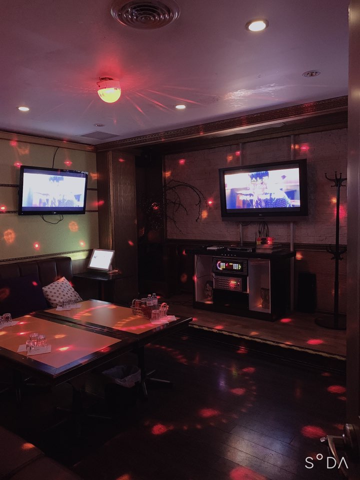Blossom Karaoke Lounge | 6080 Yonge St, North York, ON M2M 3W6, Canada | Phone: (647) 919-5170