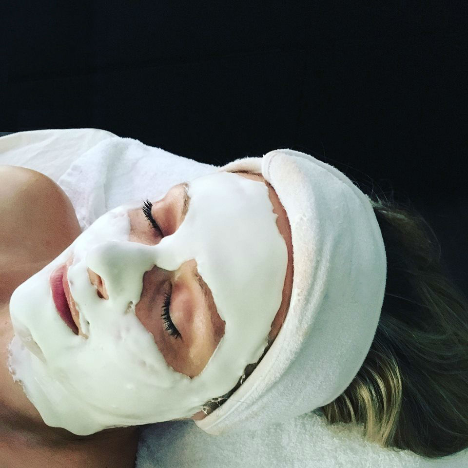 Aarti Beauty Facial & Waxing Salon | 95 Woodland Glen Dr, Guelph, ON N1G 3S3, Canada | Phone: (416) 856-4143