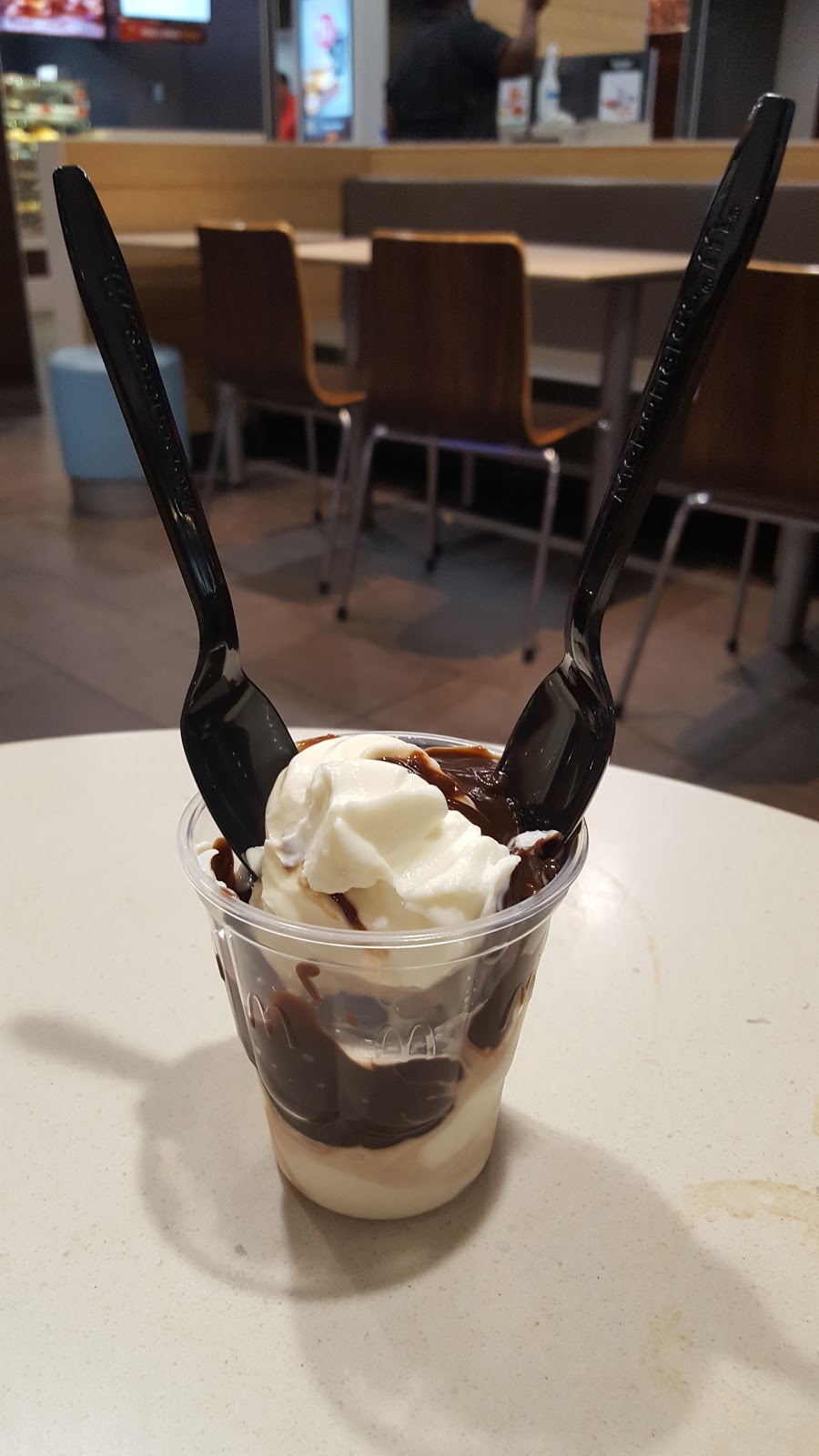 McDonalds | 201 Chain Lake Dr, Halifax, NS B3S 1C8, Canada | Phone: (902) 445-0577