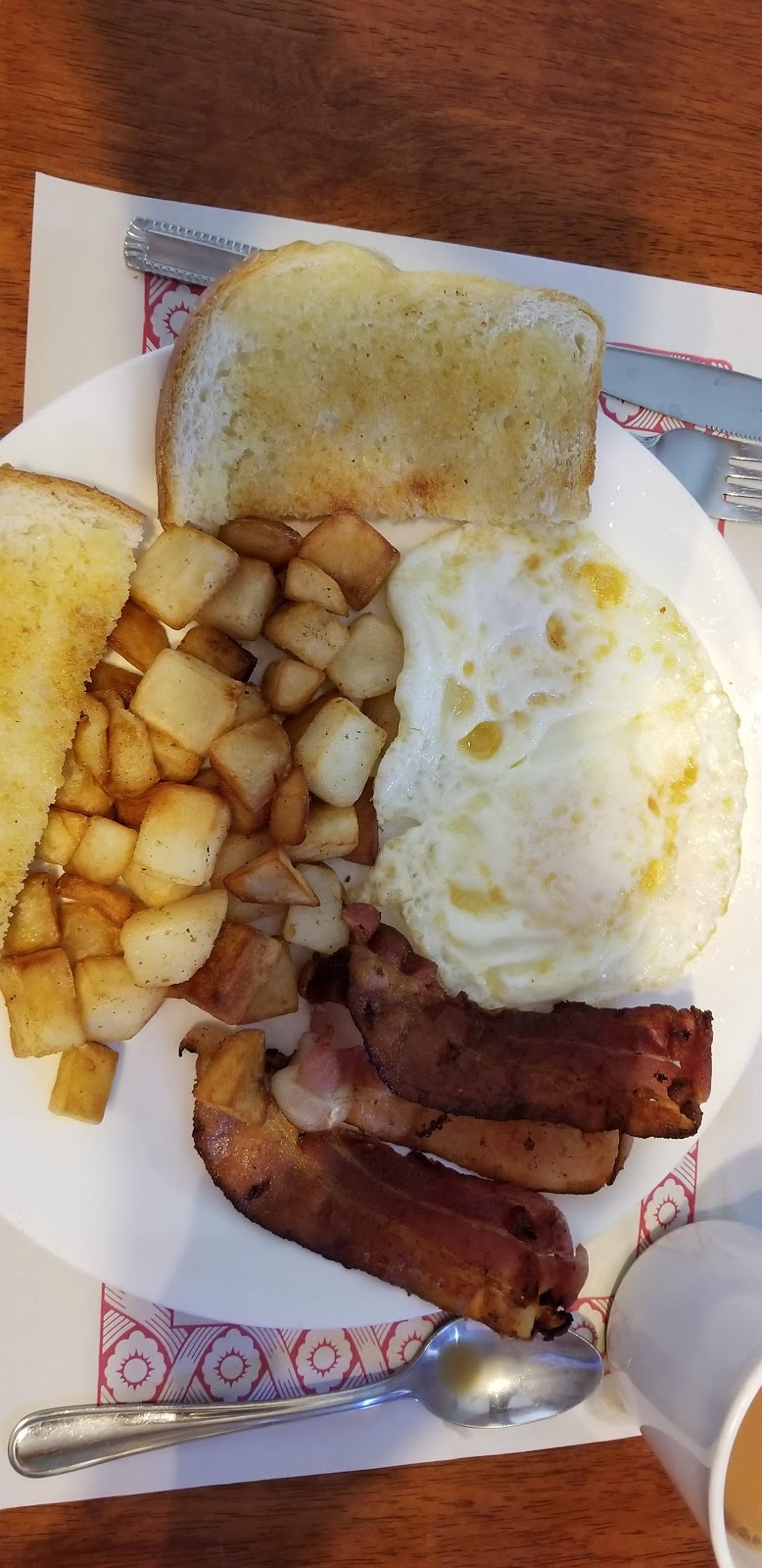 Madrock Cafe & Crafts | 723 Water St, Bay Roberts, NL A0A 1G0, Canada | Phone: (709) 786-4047