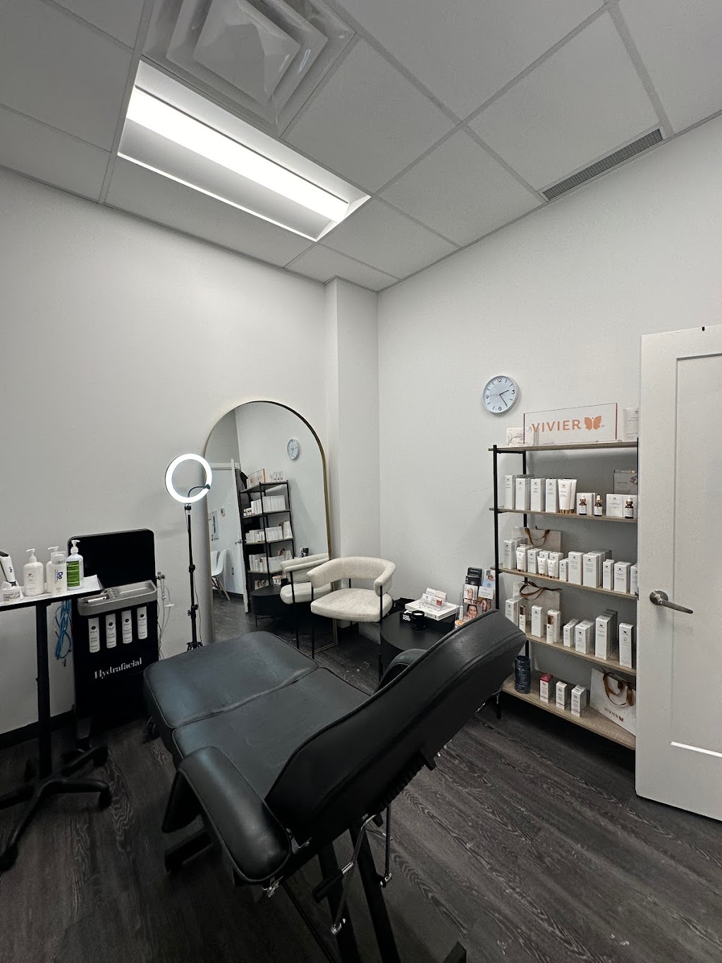 The Skin Collective | 1295 Riverbend Rd Suite 270, London, ON N6K 0G2, Canada | Phone: (519) 670-6077