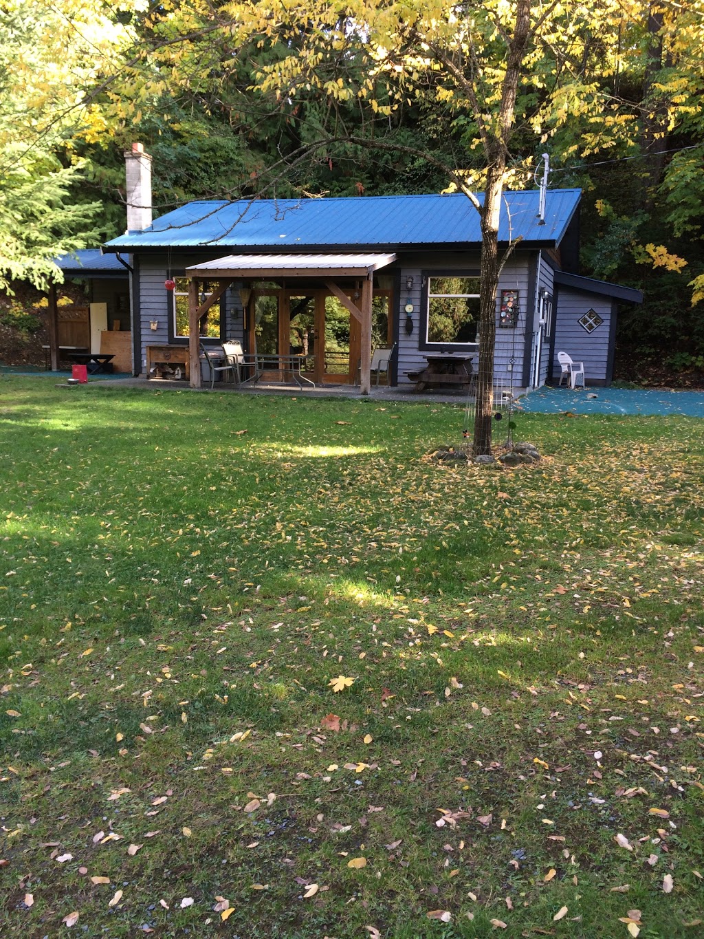 Amberwood on the River B & B | 2980 Riverbend Rd, Nanaimo, BC V9X 1S7, Canada | Phone: (250) 616-8457