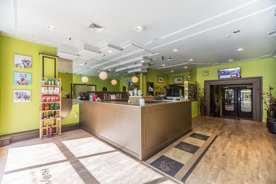 Pension Hollywood Hotel | 95 Boulevard de Gaulle #13, Lorraine, QC J6Z 3R8, Canada | Phone: (514) 506-9663