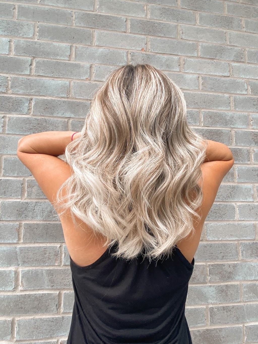 The Salon Mom | Arnold St, Tillsonburg, ON N4G 0G9, Canada | Phone: (226) 231-8192