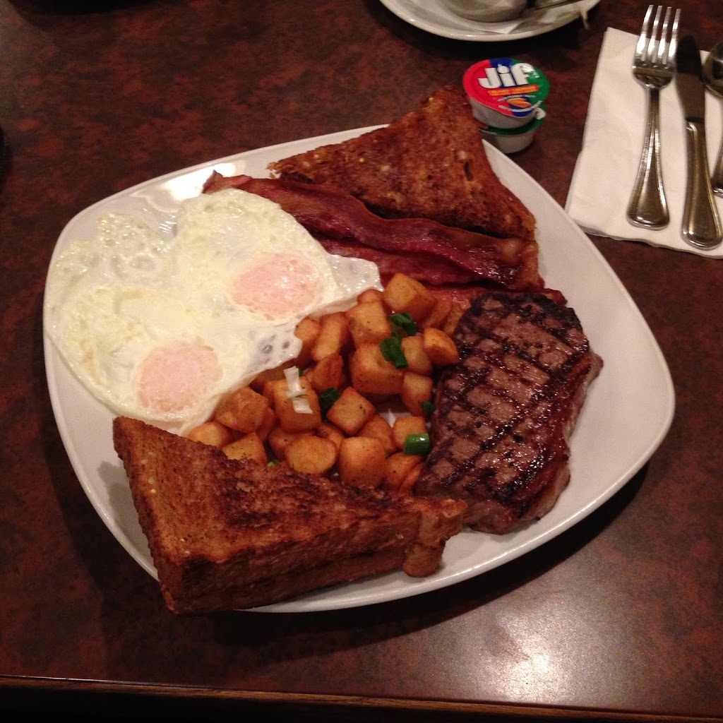 Lakes Grillhouse n Bar | 4670 Elk Lake Dr, Victoria, BC V8Z 5M1, Canada | Phone: (250) 658-8989