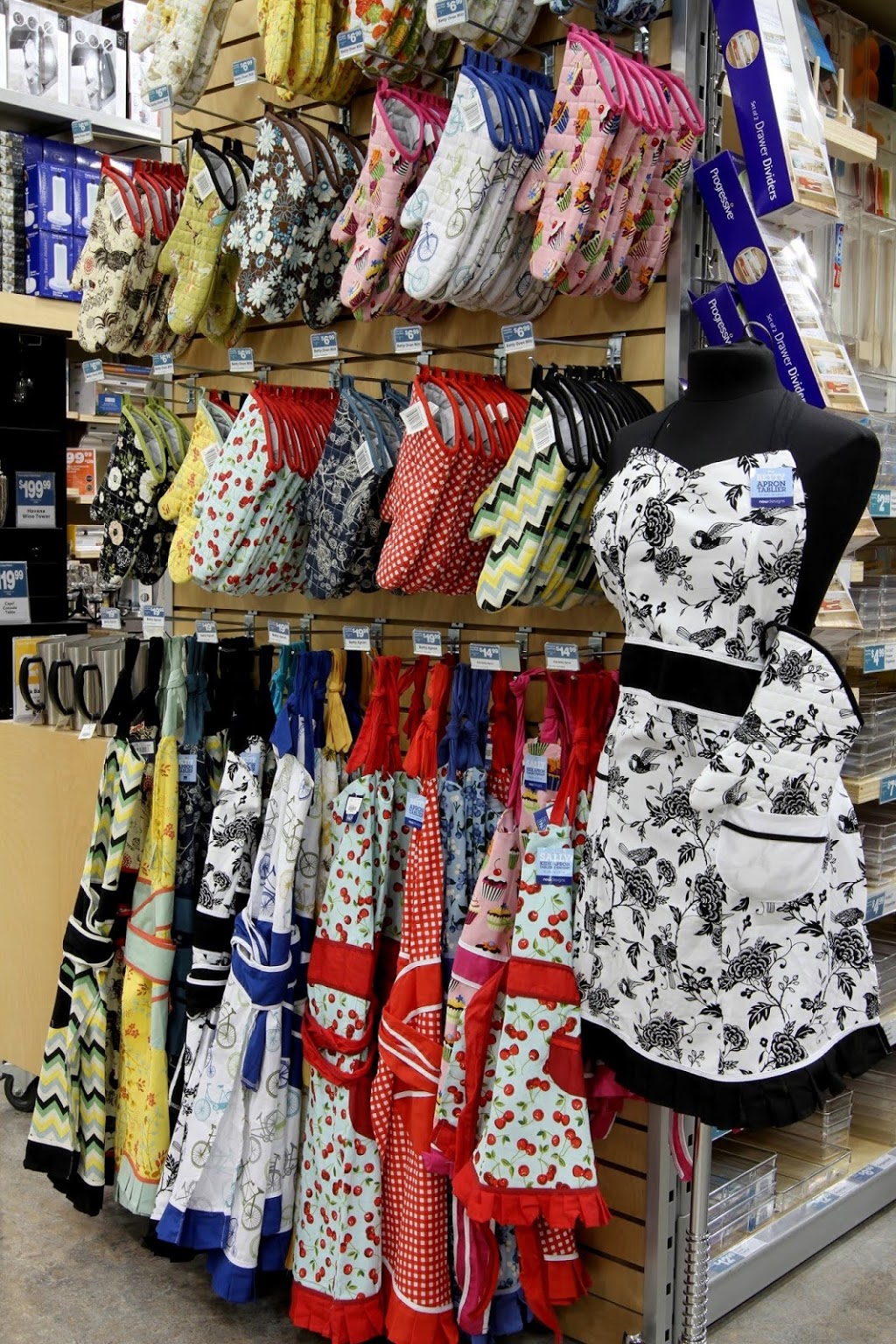 Kitchen Stuff Plus | 650 Matheson Blvd W, Mississauga, ON L5R 3T2, Canada | Phone: (905) 890-8909
