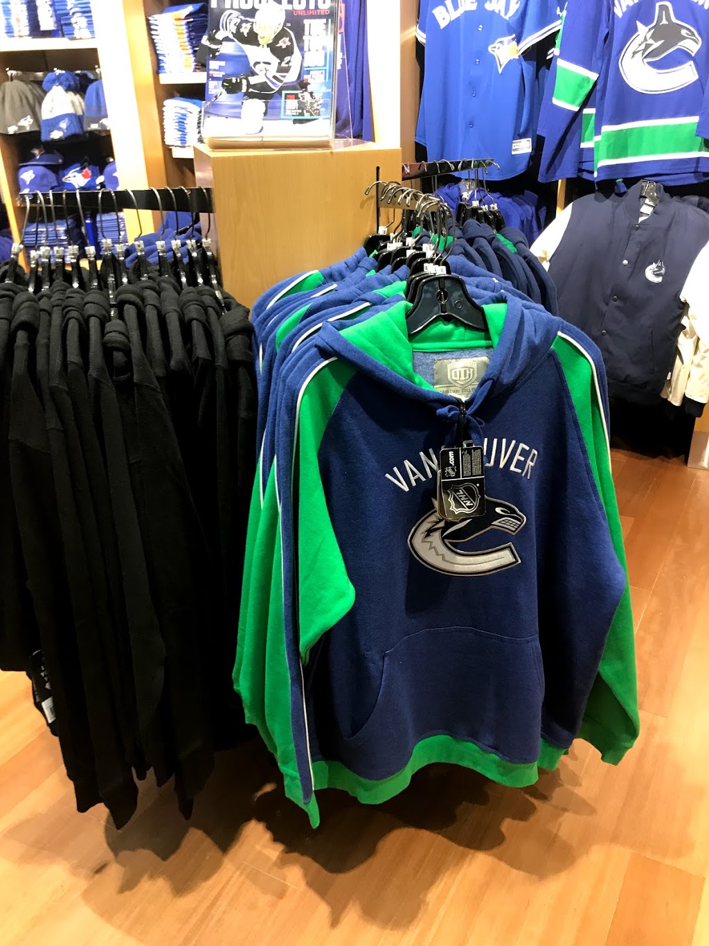 BC Sports Zone | 3211 Grant McConachie Way, Richmond, BC V7B 0A4, Canada | Phone: (604) 270-4863