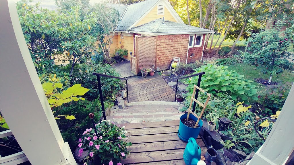 Stella Rose B & B | 611 Main St, Wolfville, NS B4P 1G1, Canada | Phone: (902) 697-2368