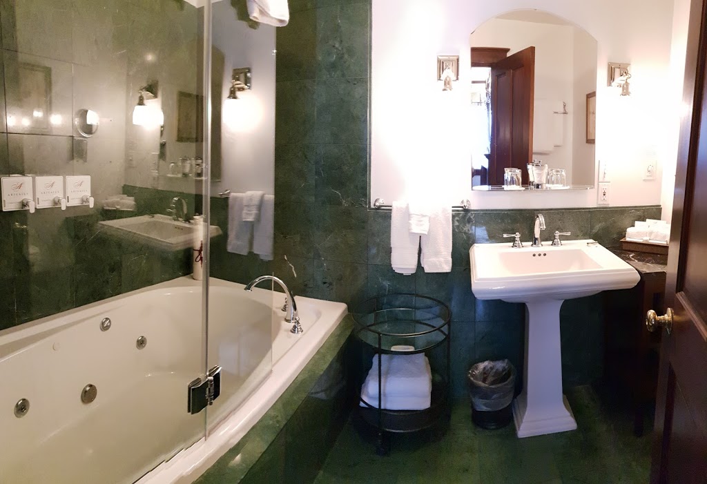 Abigails Hotel | 906 McClure St, Victoria, BC V8V 3E7, Canada | Phone: (250) 388-5363