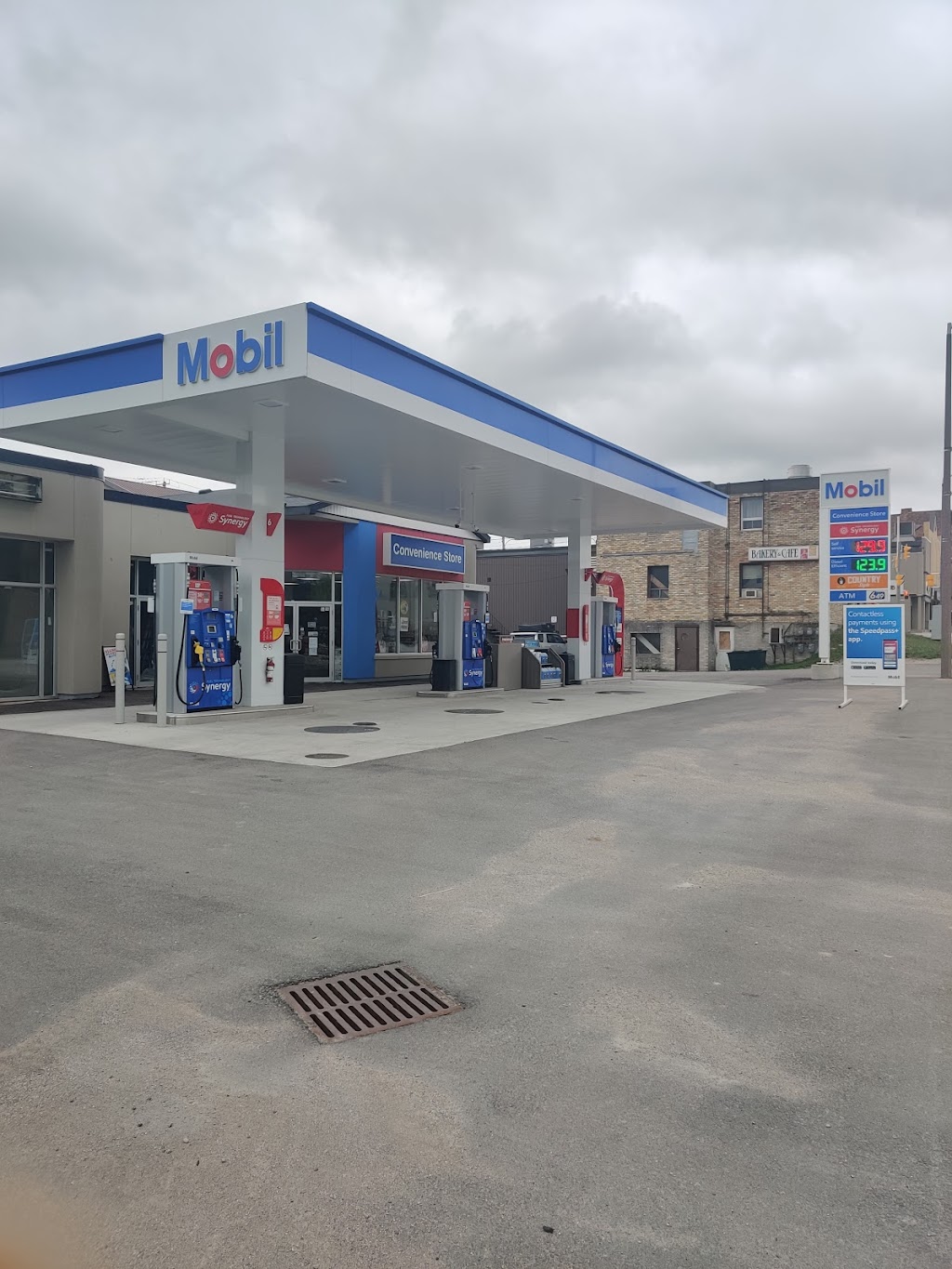 Mobil | 11 Ontario Rd, Mitchell, ON N0K 1N0, Canada | Phone: (519) 348-8111