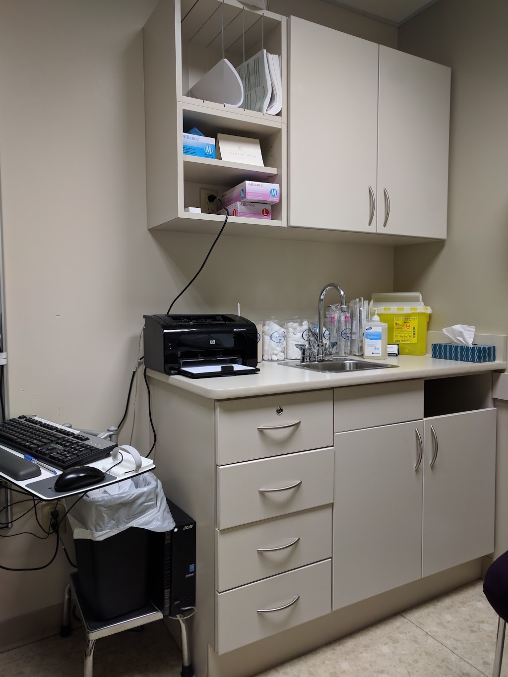 Sunshine Medical Clinic (inside Walmart Kenaston location) | 1665 Kenaston Blvd, Winnipeg, MB R3P 2M4, Canada | Phone: (204) 452-8482